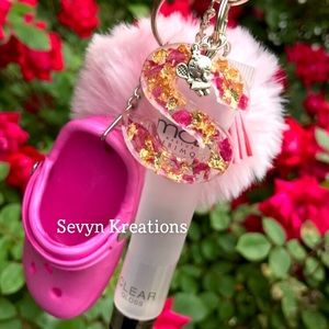 lipgloss x croc keychains